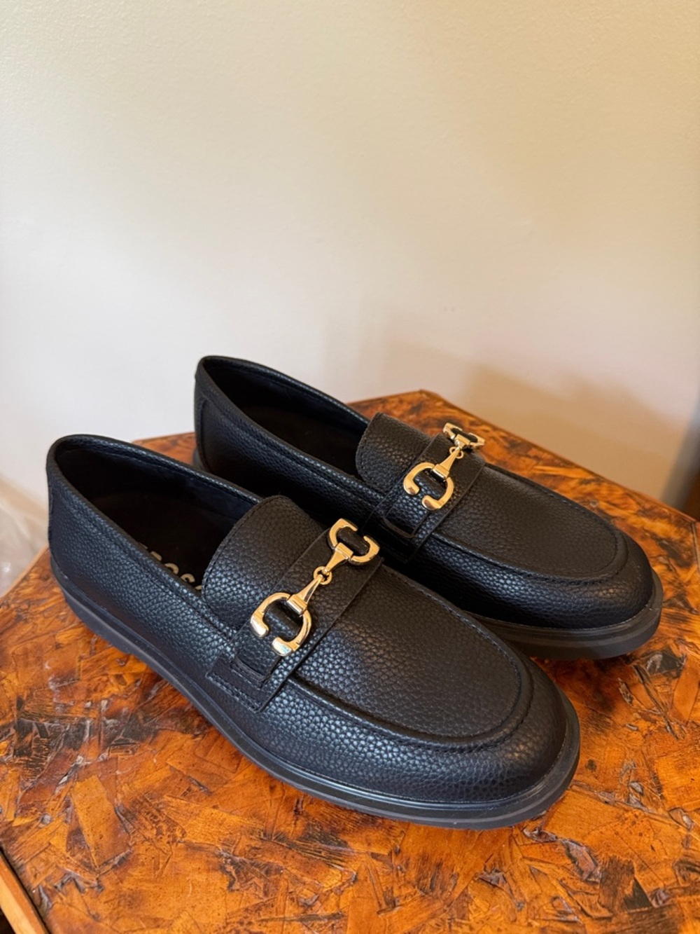 Like New Aerosoles Women's Beckett Loafer Flats with Gold Bit Hardware, size 10